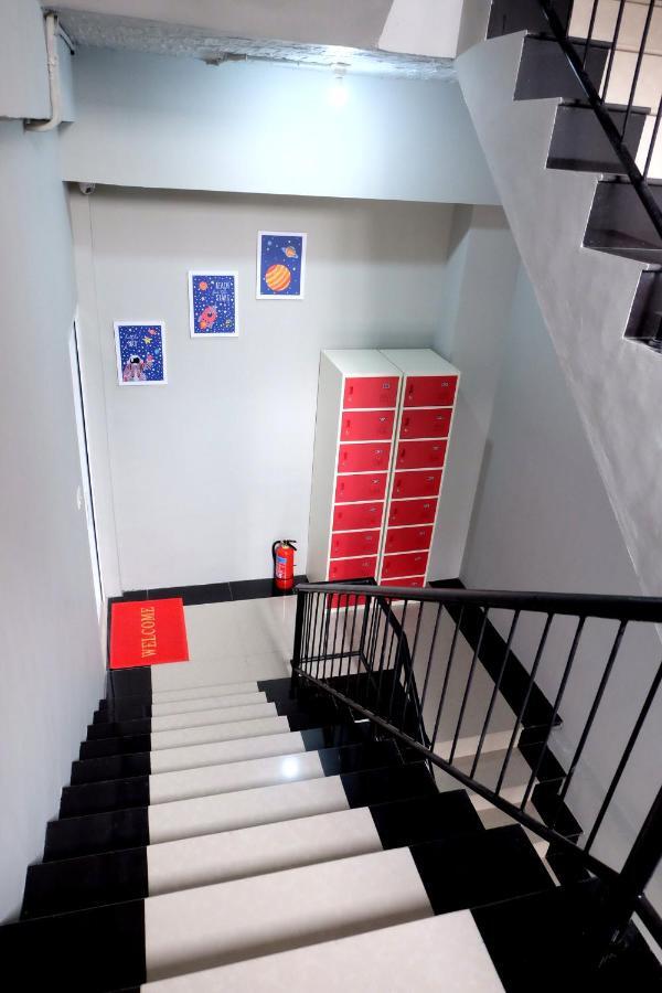 Hostel Reddoorz @ Capsule Medan